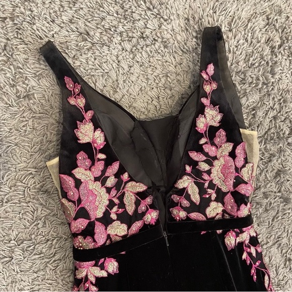 Ellie Wilde Mon Cheri Velvet Floral Gown Size 4 EW117118 $558.00 - Picture 10 of 16